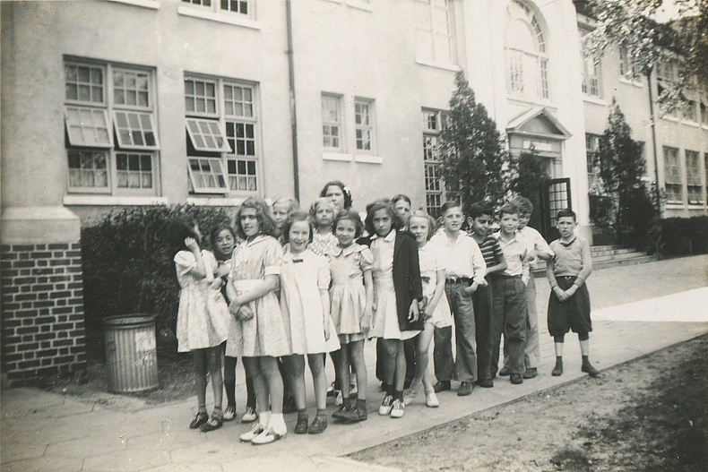 Lineup of Joan Thomas' 4th Grade Class