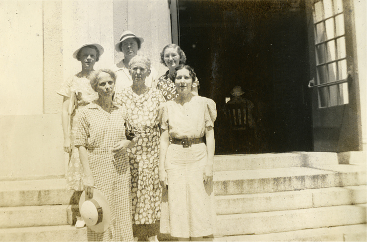 Joan Thomas with Teachers